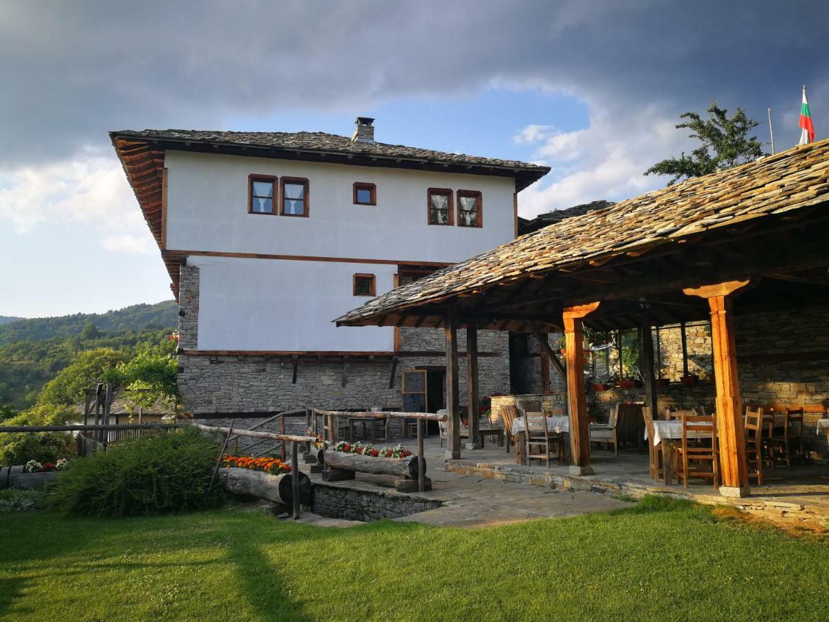 Family Hotel Byalata Kashta Kovacevica Exterior photo